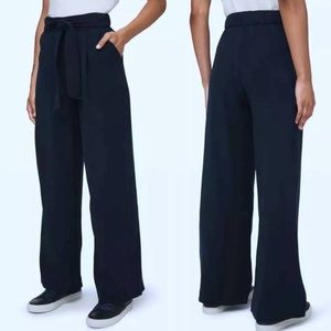 Lululemon Noir Pant Sz 8 - NAVY